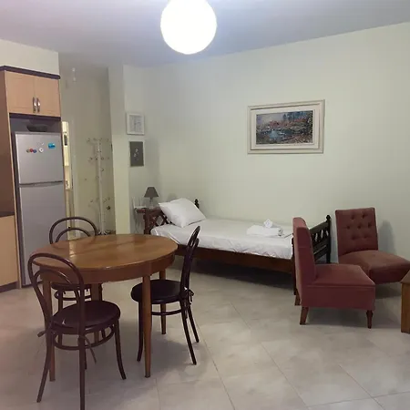 Miranda's & Tatil Evi Saranda