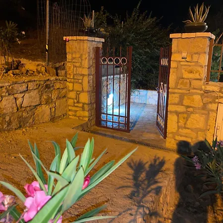 Tatil Evi Miranda's & Saranda