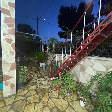 Tatil Evi Miranda's & Saranda